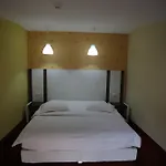 1 Maji 4* Поградец