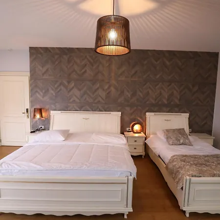 Hotel 1 Maji