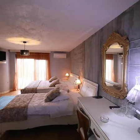 1 Maji Hotel