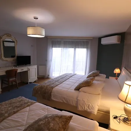 1 Maji Hotel 4*