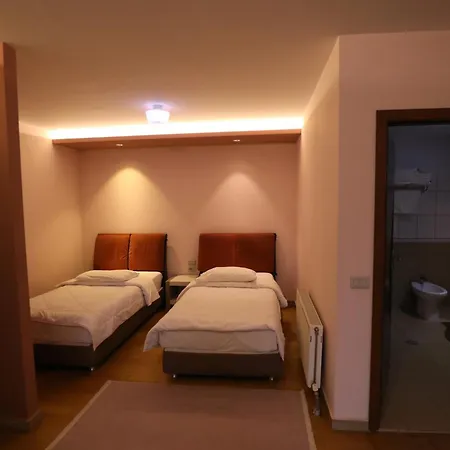 1 Maji Hotel