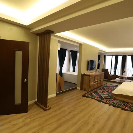 1 Maji Hotel
