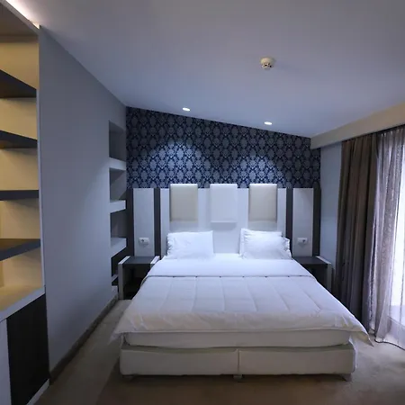 1 Maji Hotel 4*