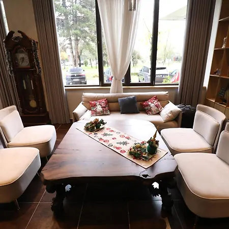 1 Maji بورغراديك