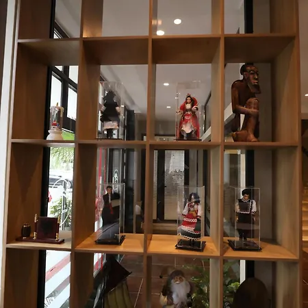 Hotel 1 Maji
