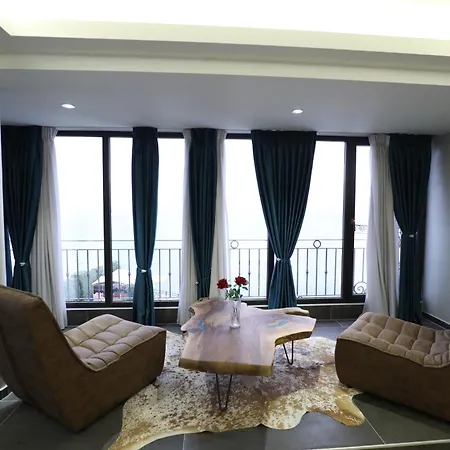 1 Maji Hotel