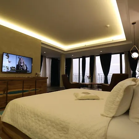 1 Maji Hotel 4*
