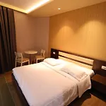 1 Maji Hotel