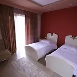 1 Maji Hotel 4*
