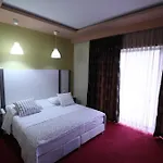 1 Maji Hotel 4*