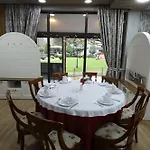1 Maji Hotel