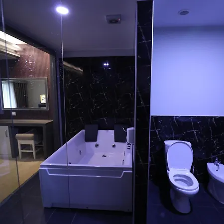 1 Maji Hotel Pogradec