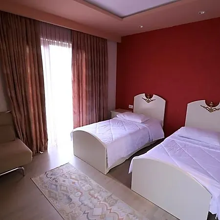 1 Maji Hotell Pogradec