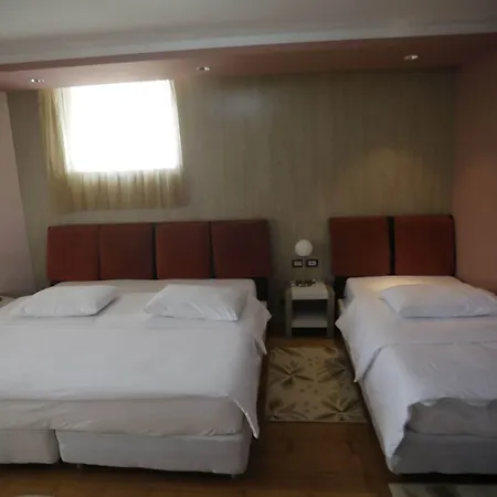 1 Maji Hotel